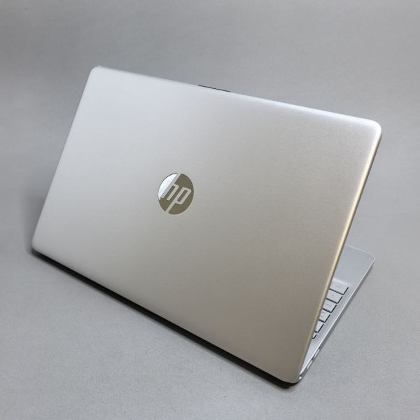 15.6'' FHD Ноутбук HP 15s-eq2099ur (5D647EA) серебристый