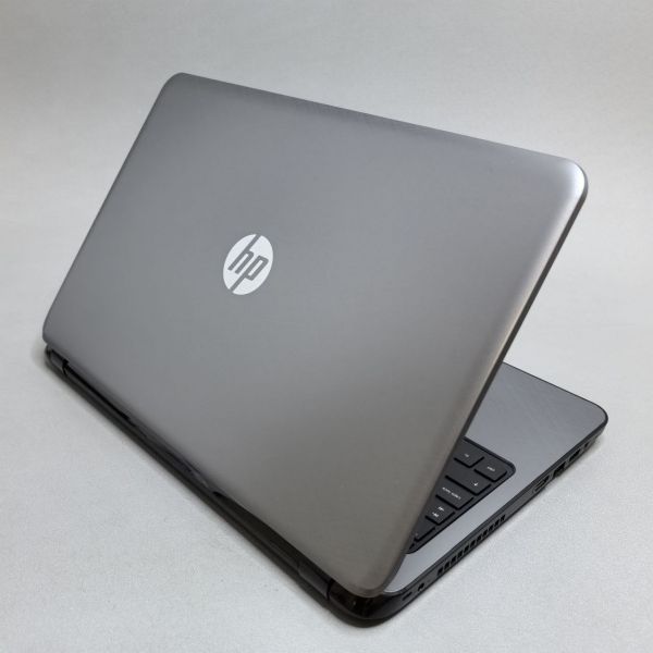 15.6'' Ноутбук HP 15-r098sr (J8D70EA) серый