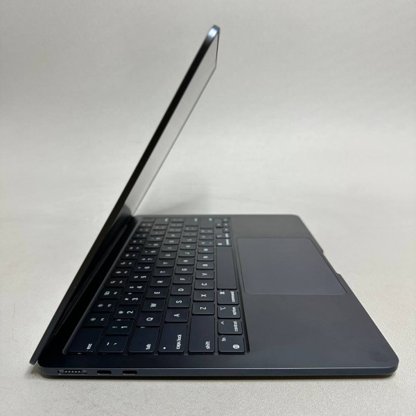 13.6'' UHD Ноутбук Apple MacBook Air 13 (2022) MC7X4PA/A, Apple M2, Space Gray (Английская раскладка)