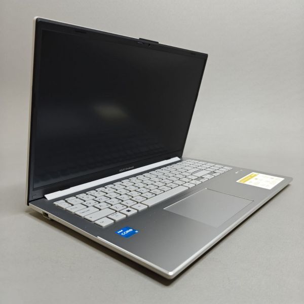 15.6'' FHD Ноутбук ASUS Vivobook Go 15 E1504GA-BQ551 серебристый