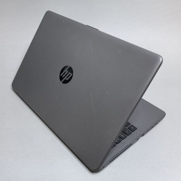15.6'' FHD Ноутбук HP 250 G6 (5TL10ES) серый