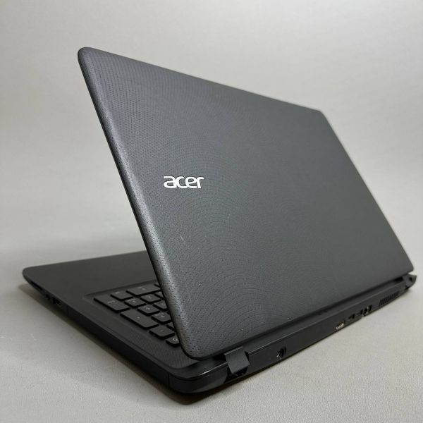 15.6'' Ноутбук Acer Aspire ES1-523--60LS черный