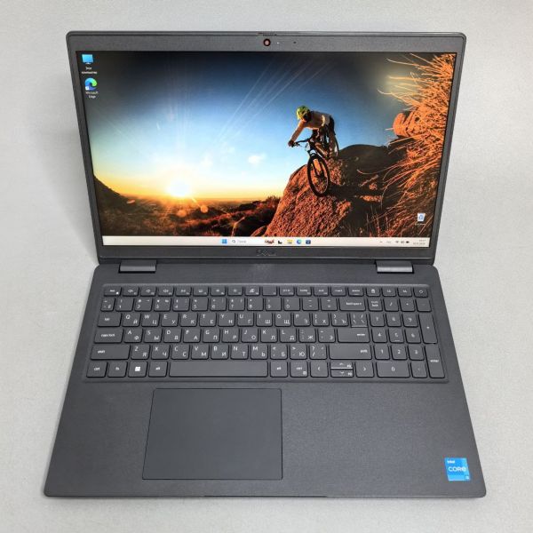 15.6'' FHD Ноутбук DELL Latitude 3520-2378 черный