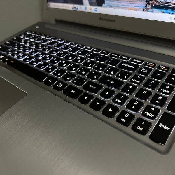 15.6'' Ноутбук Lenovo IdeaPad Z500 серый