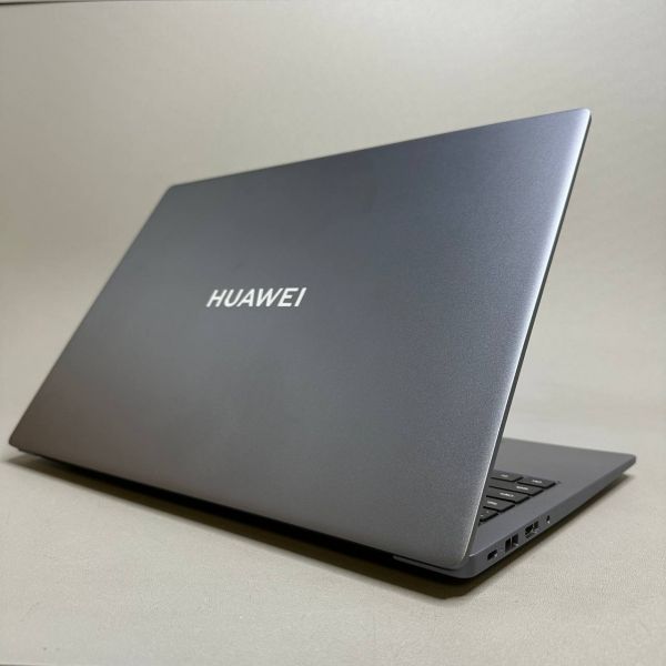 16'' FHD Ноутбук HUAWEI MateBook D 16 2024 MCLF-X (53013WXE) серый