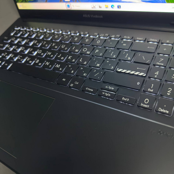 15.6'' FHD Ноутбук ASUS VivoBook Go OLED E1504FA-L1660 черный