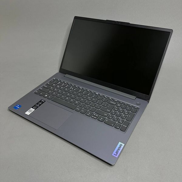 15.6'' FHD Ноутбук Lenovo IdeaPad Slim 3 15IRH8 (83EM000CLK) серый