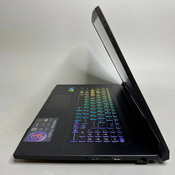 17.3'' Игровой ноутбук MSI Katana 17 B12VFK-424RU черный