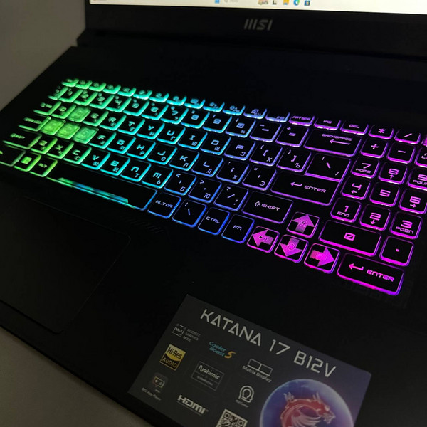 17.3'' Игровой ноутбук MSI Katana 17 B12VFK-424RU черный