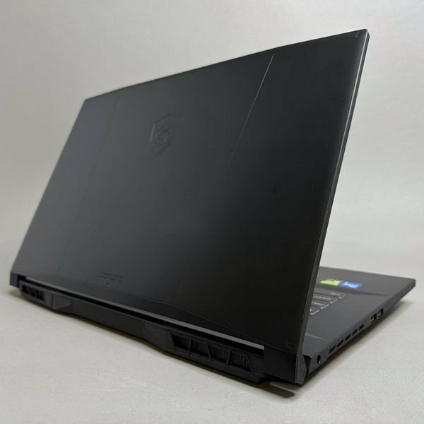 17.3'' Игровой ноутбук MSI Katana 17 B12VFK-424RU черный