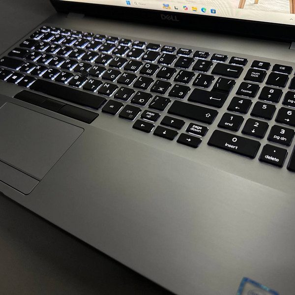 15.6'' FHD Ноутбук DELL Latitude 5501-4104 серый