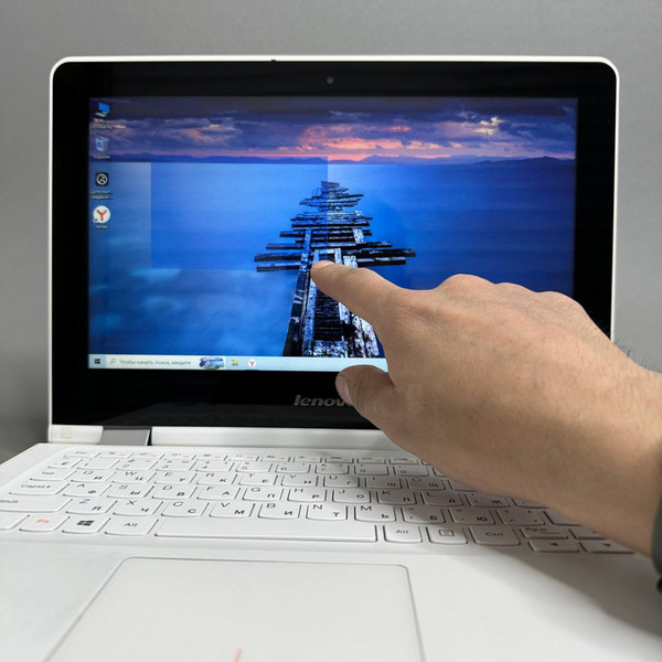 11.6'' Сенсорный ноутбук-трансформер Lenovo Yoga 300-11IBR (80M100R1RK) белый