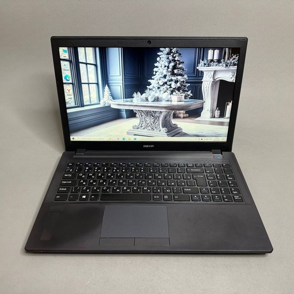 15.6'' HD Ноутбук DEXP W650SB черный