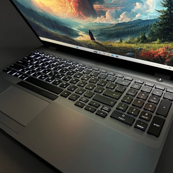 15.6'' FHD Ноутбук DELL Latitude 5501-4104 серый