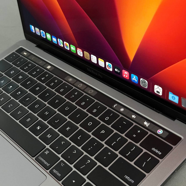 13.3'' Retina Ноутбук Apple MacBook Pro (13-inch, 2017, Four Thunderbolt 3 Ports) A1706, серый