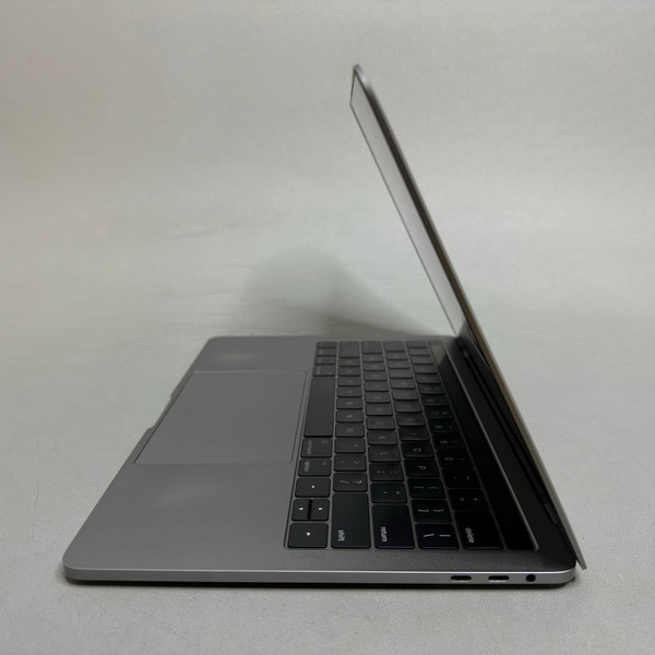 13.3'' Retina Ноутбук Apple MacBook Pro (13-inch, 2017, Four Thunderbolt 3 Ports) A1706, серый