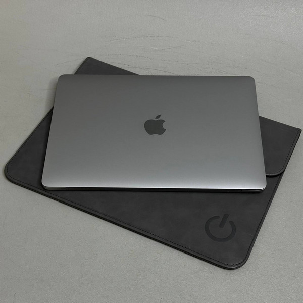 13.3'' Retina Ноутбук Apple MacBook Pro (13-inch, 2017, Four Thunderbolt 3 Ports) A1706, серый