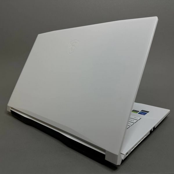 17.3'' 144Гц Ноутбук MSI Sword 17 A12UD-248XRU белый