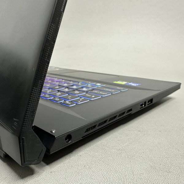 17.3'' 144Гц Игровой ноутбук MSI Katana 17 B12VGK-275XRU черный