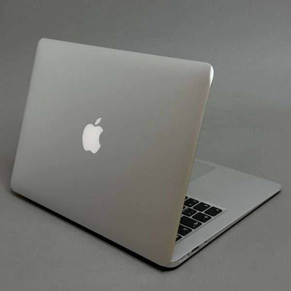 13.3'' HD+ Ноутбук Apple MacBook Air (13-inch, 2017) A1466 серебристый
