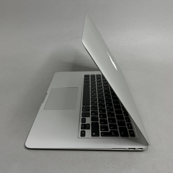 13.3'' HD+ Ноутбук Apple MacBook Air (13-inch, 2017) A1466 серебристый