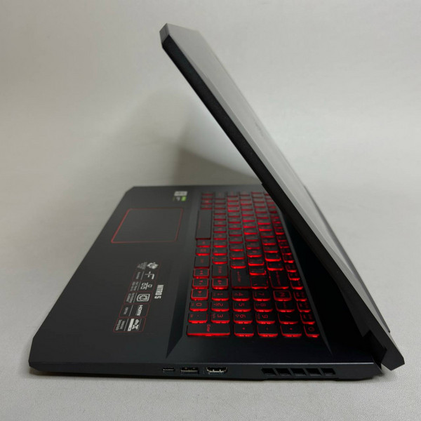 17.3'' FHD Ноутбук Acer Nitro 5 AN517-52-546D черный