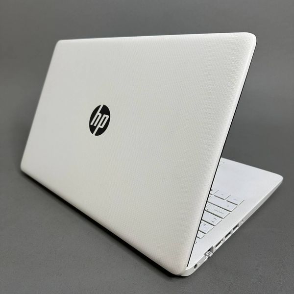 15.6'' HD Ноутбук HP 15-db1232ur (1X2M3EA) белый