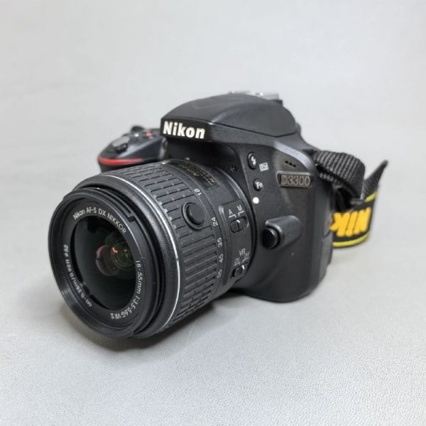 Зеркальный фотоаппарат Nikon D3300 Kit AF-S DX NIKKOR 18-55mm f/3.5-5.6G VR II, черный