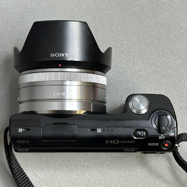 Беззеркальный фотоаппарат Sony Alpha NEX-5D kit 16mm / 18-55mm