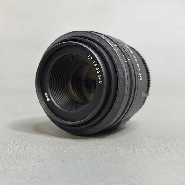 Объектив Sony DT 50mm F1.8 SAM (SAL50F18)