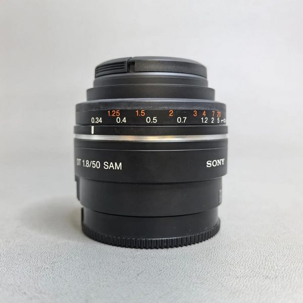 Объектив Sony DT 50mm F1.8 SAM (SAL50F18)
