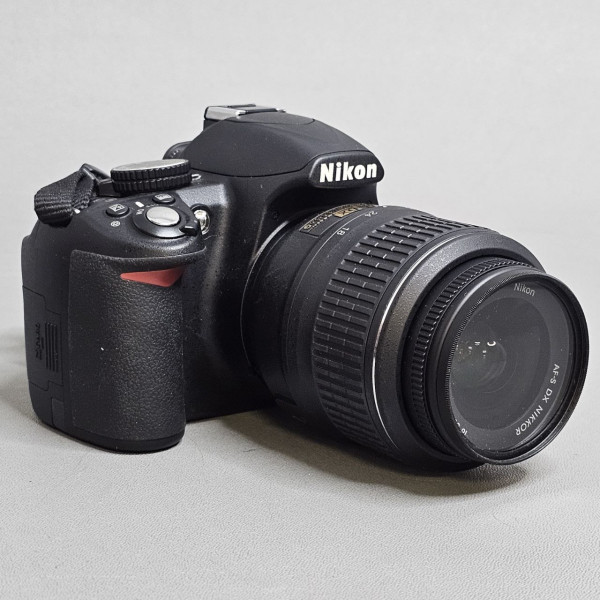 Зеркальный фотоаппарат Nikon D3100 Kit AF-S DX NIKKOR 18-55mm f/3.5-5.6G, черный