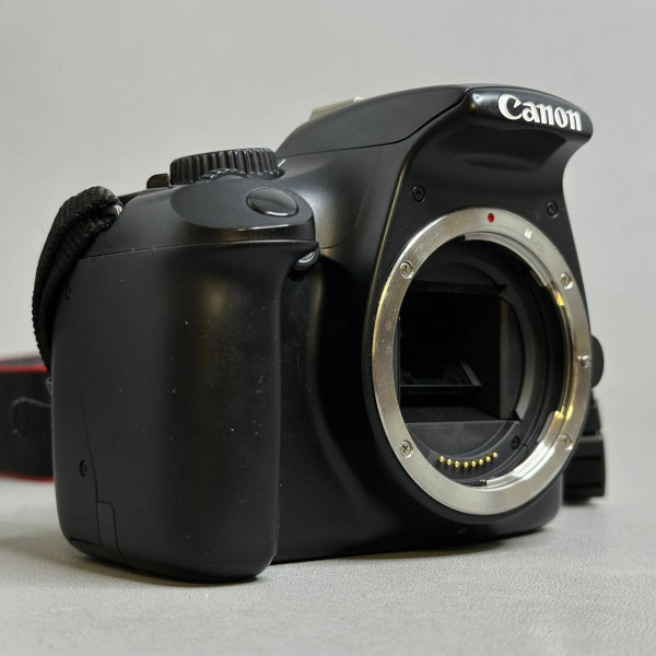 Зеркальный фотоаппарат Canon EOS-1100D+TAMRON AF 18-200/3.5-6.3, черный