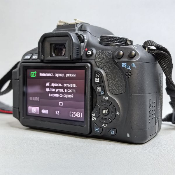 Зеркальный фотоаппарат Canon EOS 600D Kit EF-S 18-55mm f/3.5-5.6 IS II, черный