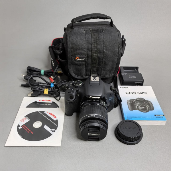 Зеркальный фотоаппарат Canon EOS 600D Kit EF-S 18-55mm f/3.5-5.6 IS II, черный