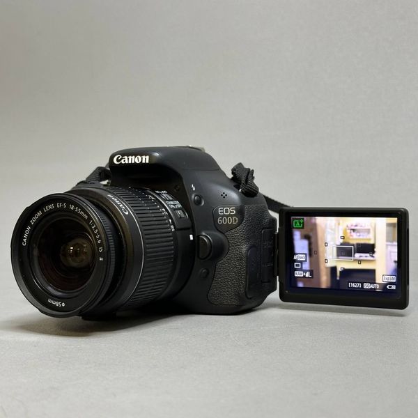 Зеркальный фотоаппарат Canon EOS 600D Kit EF-S 18-55mm f/3.5-5.6 III, черный