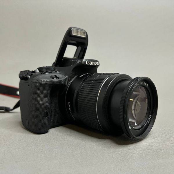 Зеркальный фотоаппарат Canon EOS 100D Kit EF-S 18-55mm f/3.5-5.6 DC III, черный