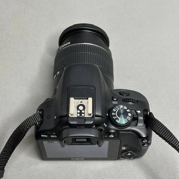 Зеркальный фотоаппарат Canon EOS 100D Kit EF-S 18-55mm f/3.5-5.6 DC III, черный