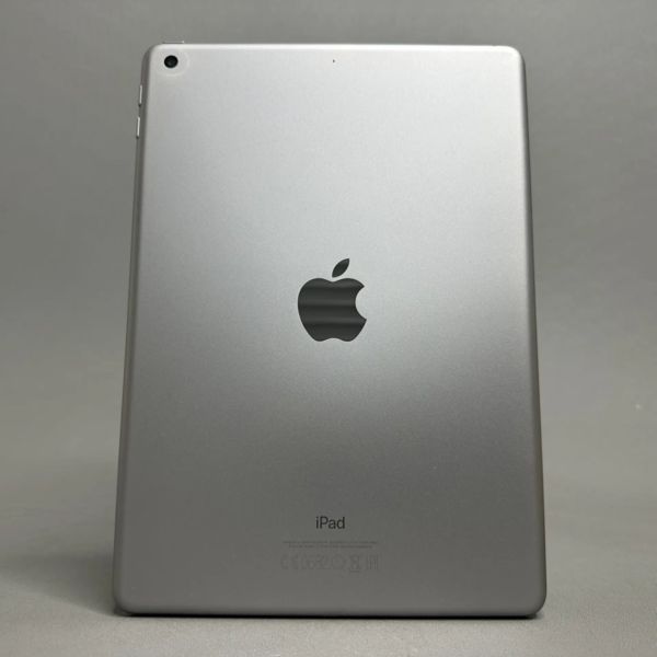9.7'' Планшет Apple iPad 5 2017 32 Gb Wi-Fi A1822 RU серый