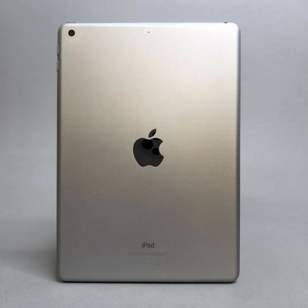 9.7'' Планшет Apple iPad 5 2017 32 Gb Wi-Fi A1822 RU серый