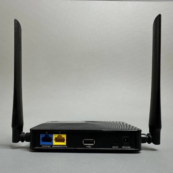 Wi-Fi роутер ZYXEL Keenetic 4G III (Rev. B), черный