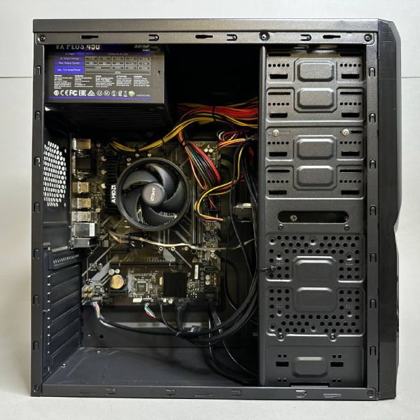 ПК AMD Ryzen 3 2200G / 8Gb / 120Gb SSD + 500Gb HDD / Vega 8 / ATX-450W