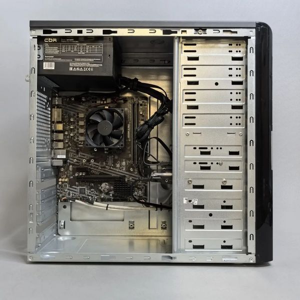 ПК AMD Ryzen 3 3200G / 8Gb / 240Gb SSD + 500Gb HDD / Vega 8 / ATX-350W
