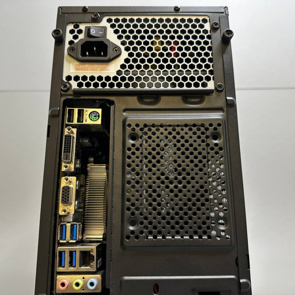 ПК AMD Ryzen 5 2400G / 8Gb / 480Gb SSD / Vega 11 / ATX-400W