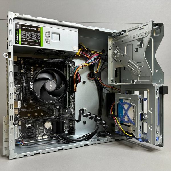 ПК AMD Ryzen 3 2200G (4x3.5Ghz) / 8Gb / 240Gb SSD / AMD Radeon Vega 8 / ATX-300W
