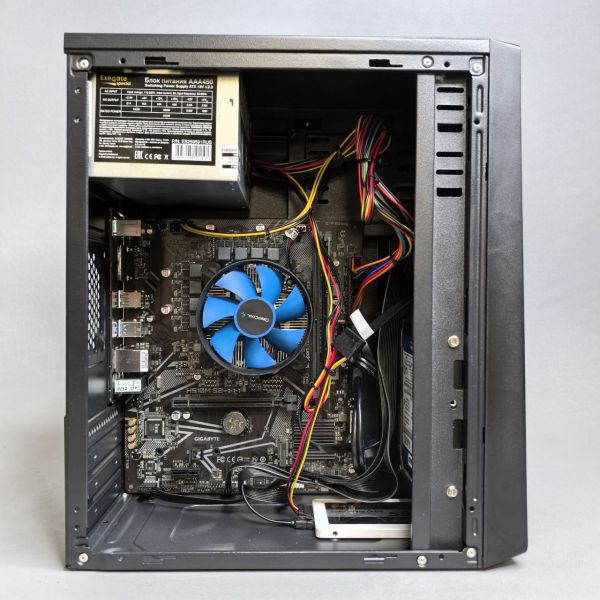 ПК Intel Core i3-10100 (4x3.6Ghz) / 8Gb DDR4 / 128Gb SSD + 500Gb HDD / Intel HD / ATX-450W