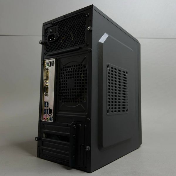 ПК AMD Ryzen 3 2200G / 8Gb DDR4 / 240Gb SSD + 500Gb HDD / Vega 8 / ATX-450W