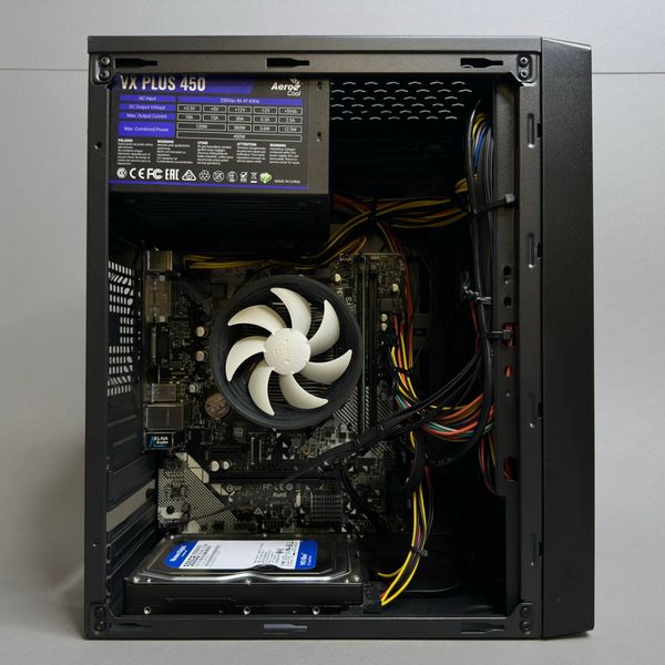 ПК AMD Ryzen 3 2200G / 8Gb DDR4 / 240Gb SSD + 500Gb HDD / Vega 8 / ATX-450W
