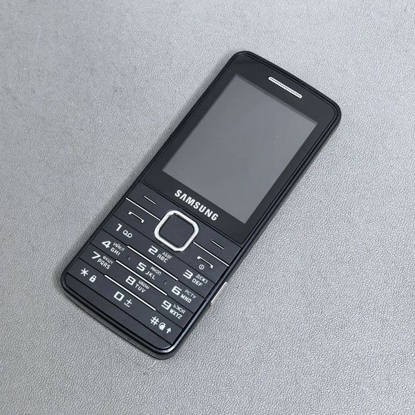 Телефон Samsung GT-S5611