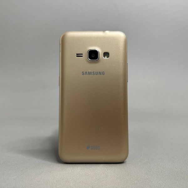 Смартфон Samsung Galaxy J1 1/8Gb (SM-J120F), золотой